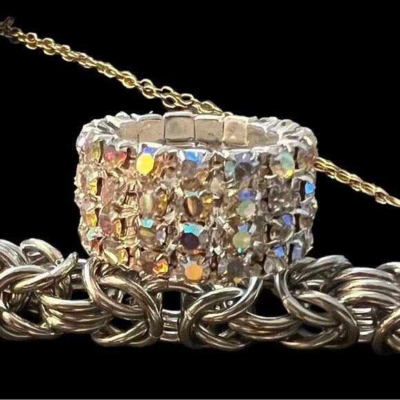 “Beautiful Billion Dollar Band”~ Rhinestone wide band elastic ring - Picture 1 of 1